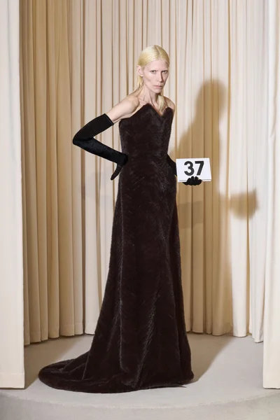Look 37